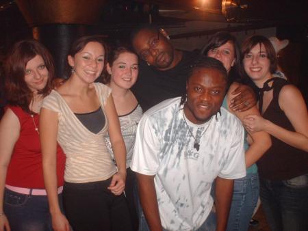 une photo de tairik et ses amis
